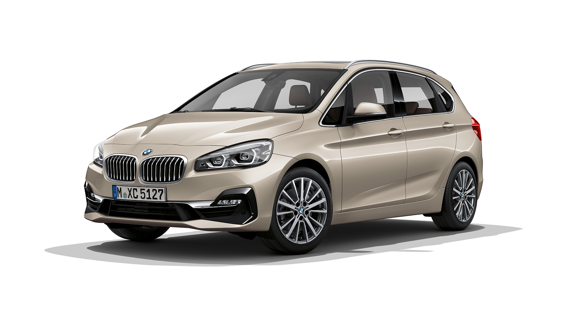 BMW Serie 2 Active Tourer Acabado Luxury 225i xDrive F45 2018 Jucarobeige metalizado, vista de tres cuartos frontal 